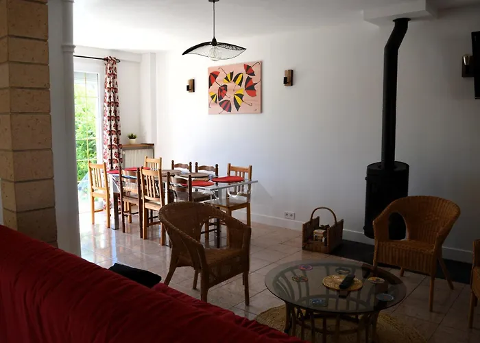 Le Caprice De La - Maison Avec Veranda, Jardin Nyaraló *